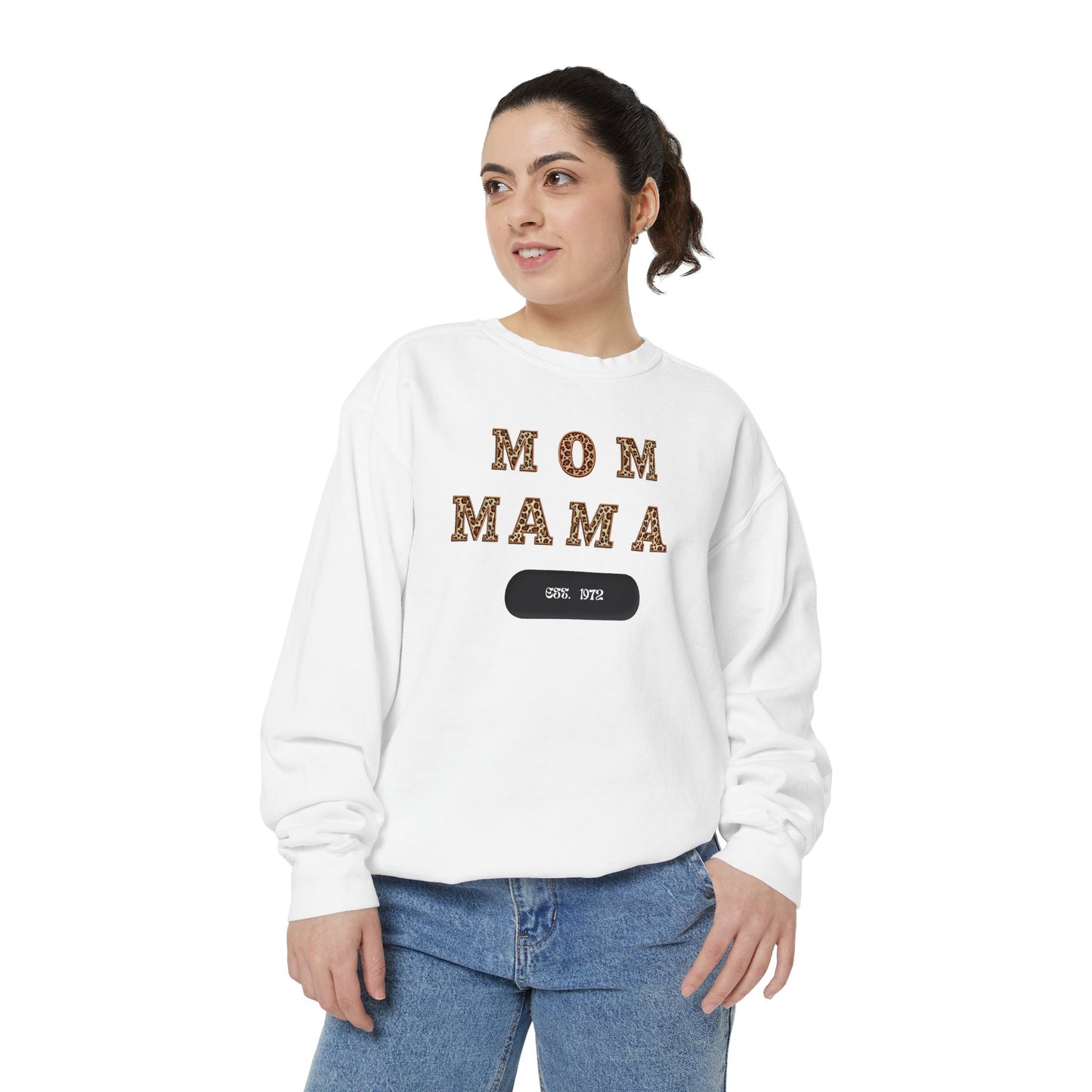 Mom Mama Garment-Dyed Sweatshirt - Cozy Gift for Mothers