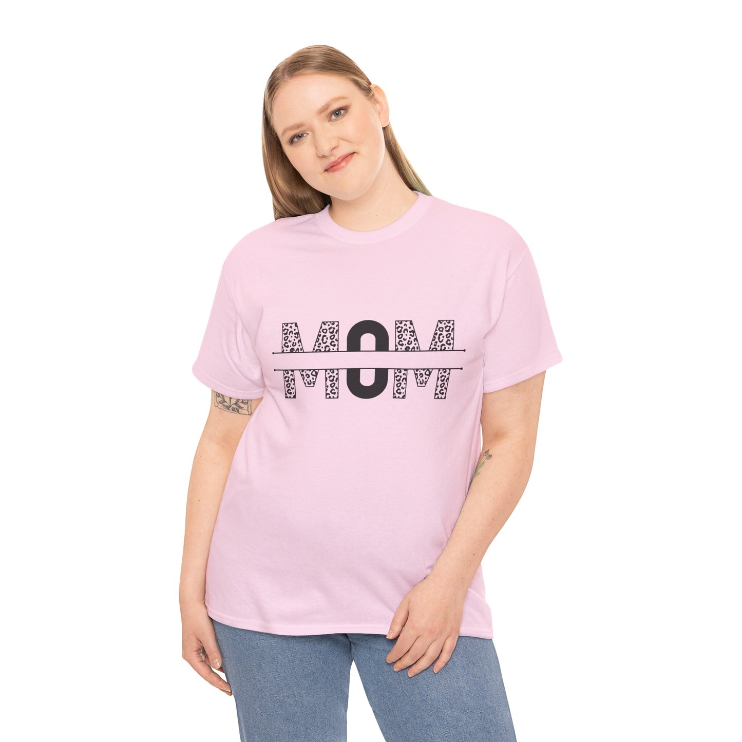 Stylish Mom Tee - Perfect for Mother's Day Gifts, Casual Wear, Birthdays, Mom Appreciation, Love for Moms