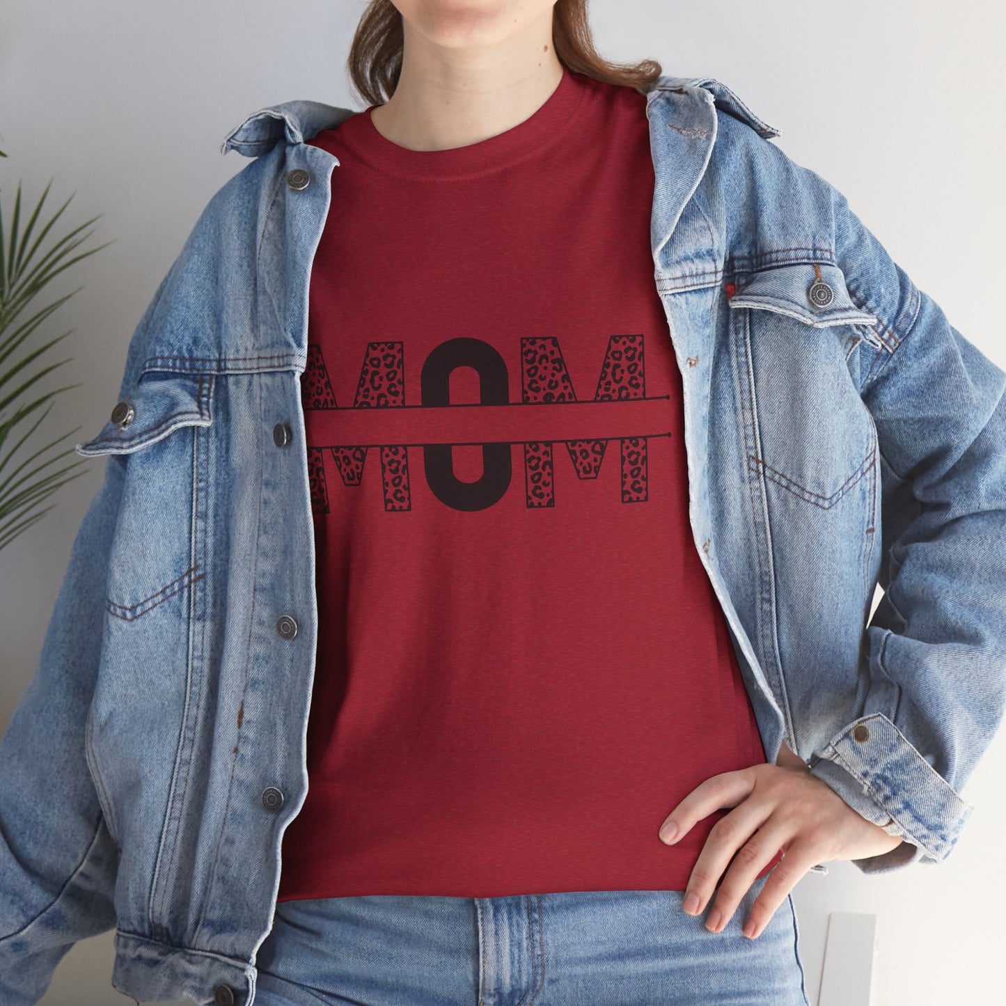 Stylish Mom Tee - Perfect for Mother's Day Gifts, Casual Wear, Birthdays, Mom Appreciation, Love for Moms
