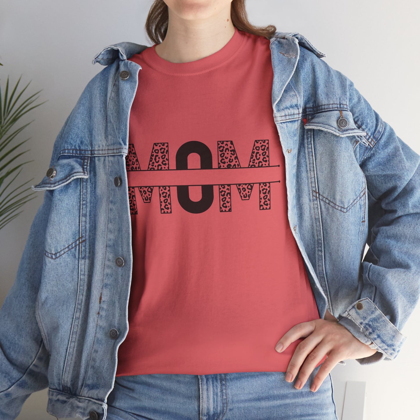 Stylish Mom Tee - Perfect for Mother's Day Gifts, Casual Wear, Birthdays, Mom Appreciation, Love for Moms