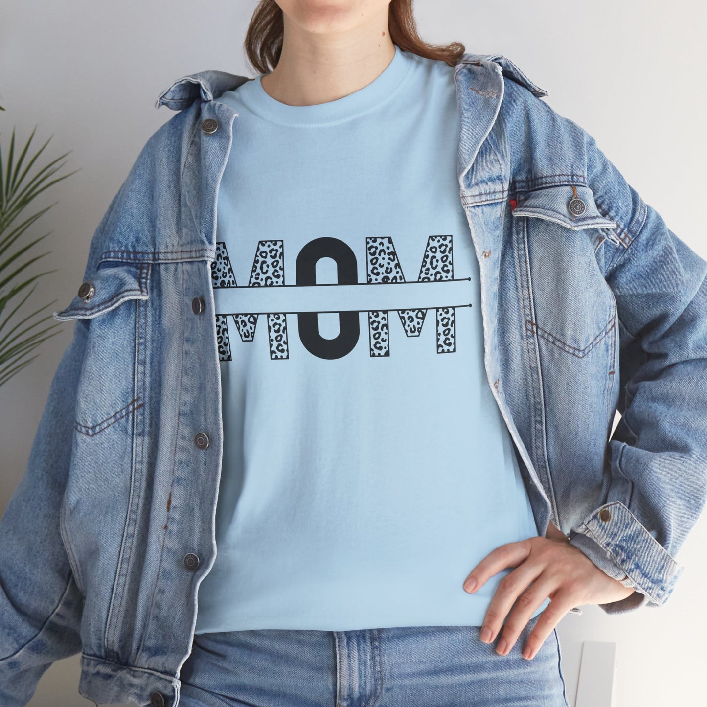 Stylish Mom Tee - Perfect for Mother's Day Gifts, Casual Wear, Birthdays, Mom Appreciation, Love for Moms