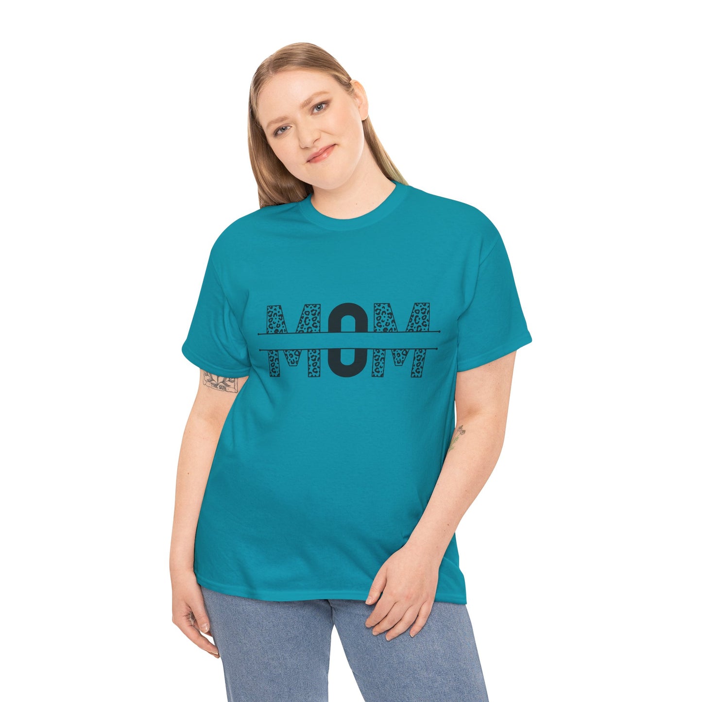 Stylish Mom Tee - Perfect for Mother's Day Gifts, Casual Wear, Birthdays, Mom Appreciation, Love for Moms