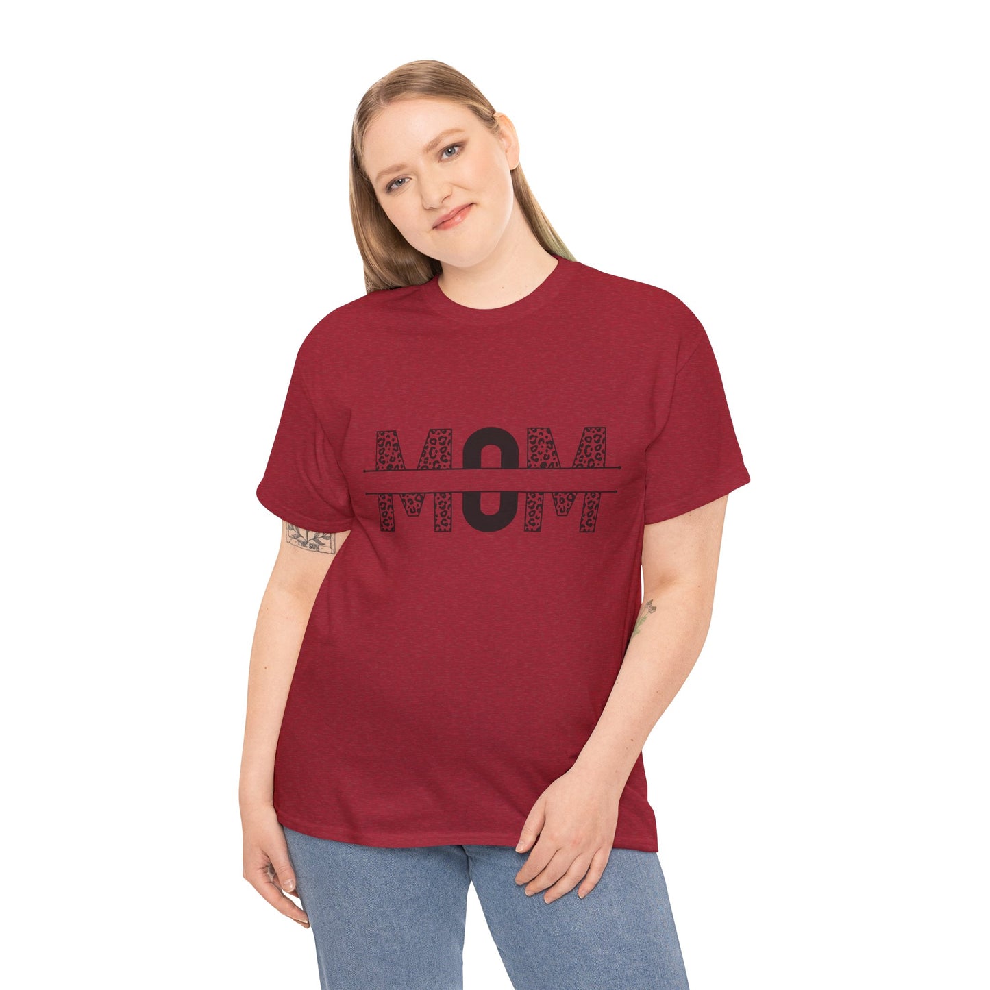 Stylish Mom Tee - Perfect for Mother's Day Gifts, Casual Wear, Birthdays, Mom Appreciation, Love for Moms