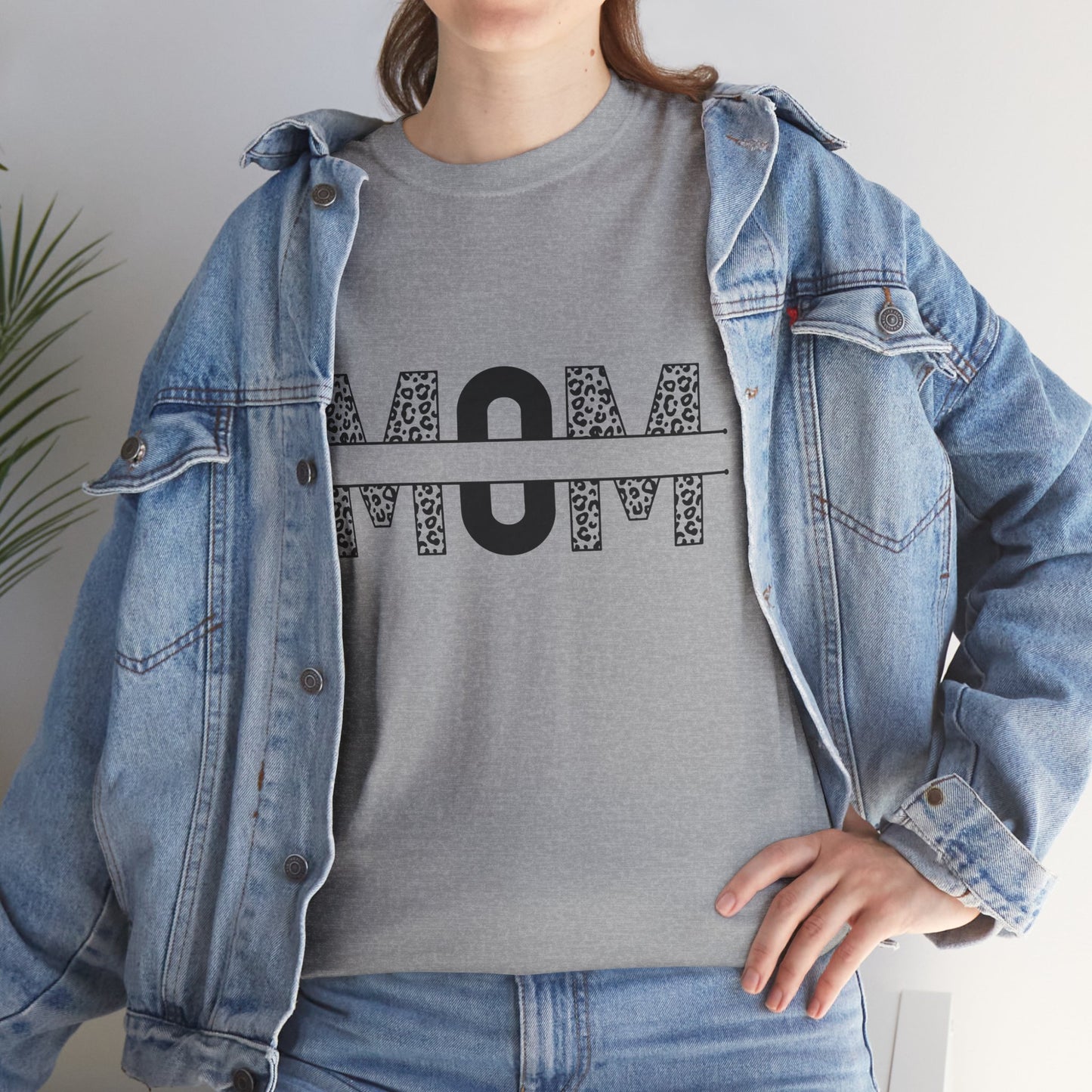 Stylish Mom Tee - Perfect for Mother's Day Gifts, Casual Wear, Birthdays, Mom Appreciation, Love for Moms
